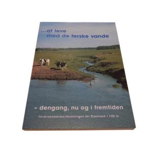 At leve med de ferske vande - Bog 